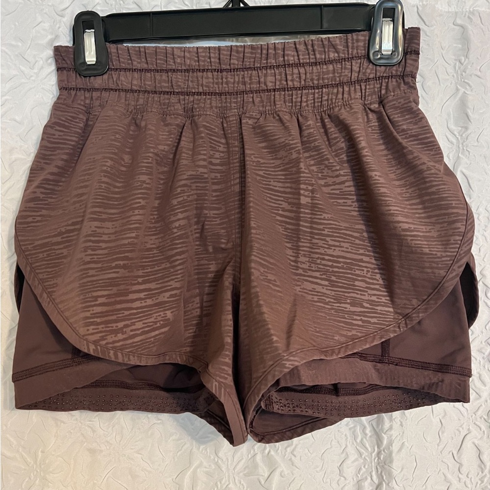 Lululemon shorts size 6